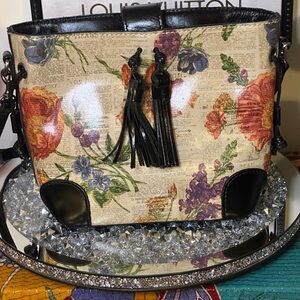 VGUC Patricia Nash Irving Bucket Crossbody Bag.